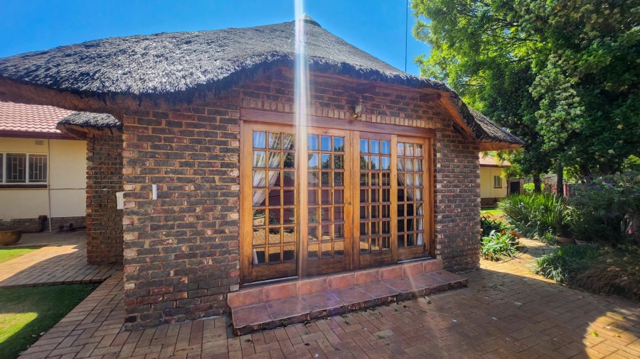 4 Bedroom Property for Sale in Flamwood North West